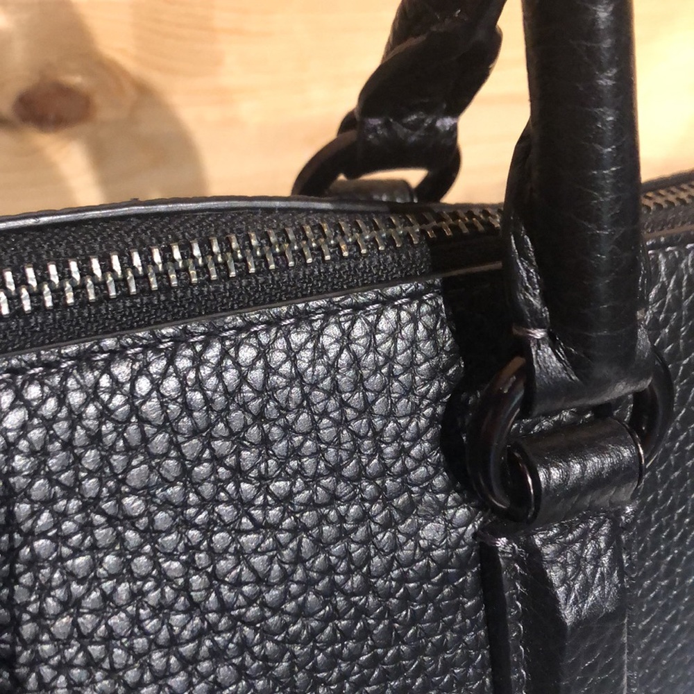 🛑SOLD🛑🖤Coach Black Turnlock Cara Satchel! - Picture 3 of 14